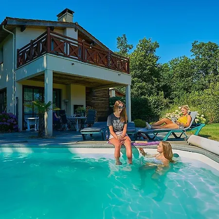 Holiday park Chateau De Salles 4*