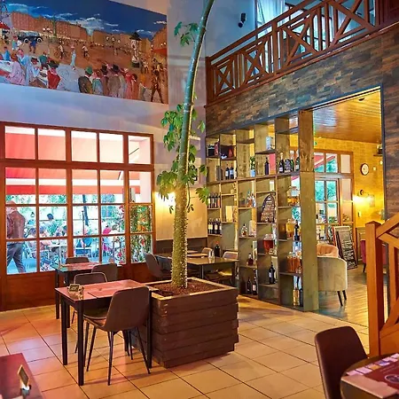 Chateau De Salles Holiday park 4*