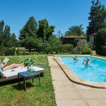Holiday park Chateau De Salles 4*