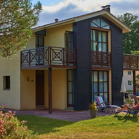 Holiday park Chateau De Salles Salles (Gironde)