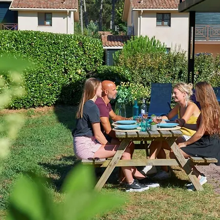 Résidence Château De Salles Village de vacances 4*