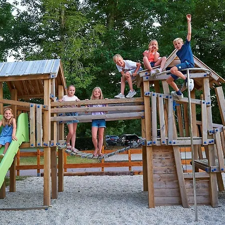 Chateau De ساليس