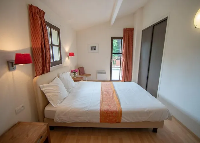 Chateau De 3* Salles (Gironde)