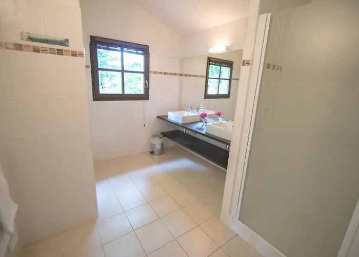 Chateau De 3* Salles (Gironde)